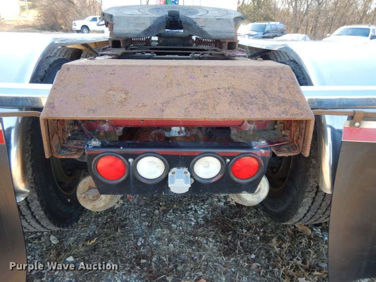 image for item DI8063 2006 Kenworth W900  semi truck