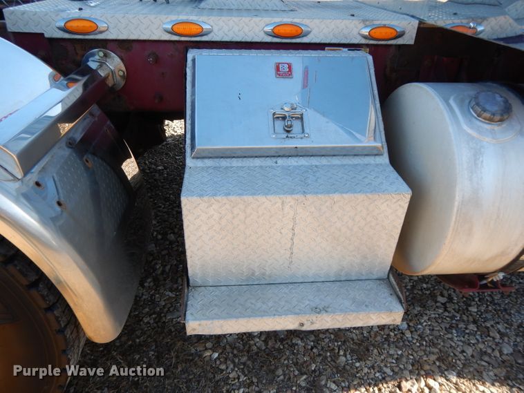 image for item DI8063 2006 Kenworth W900  semi truck