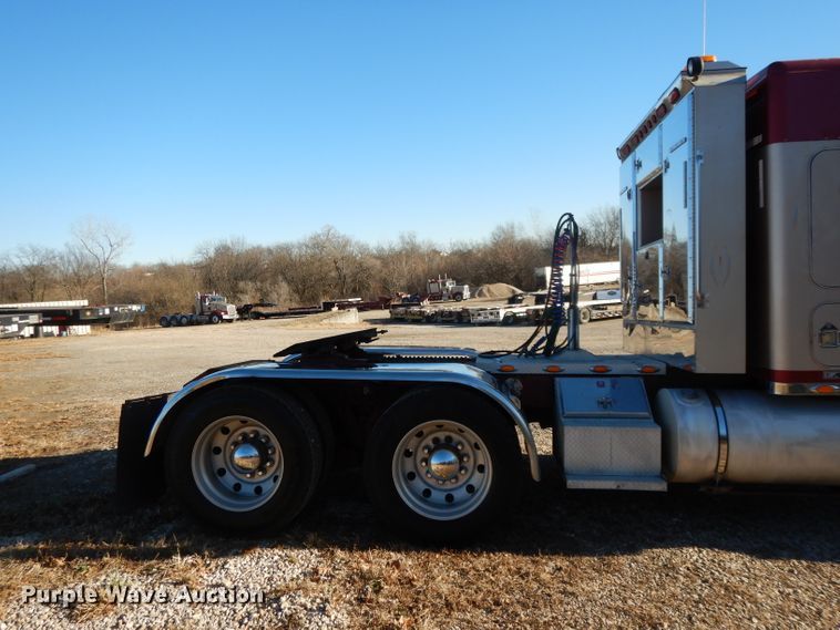 image for item DI8063 2006 Kenworth W900  semi truck