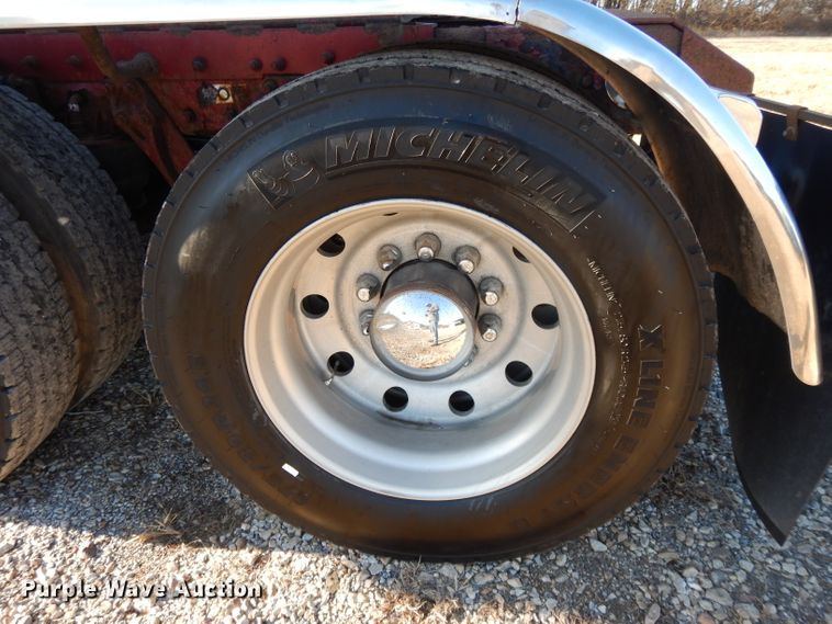 image for item DI8063 2006 Kenworth W900  semi truck