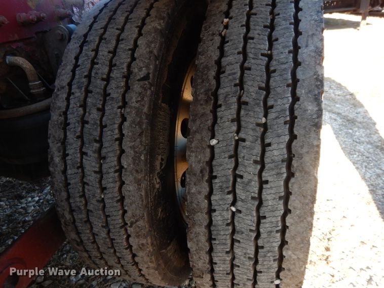 image for item DI8063 2006 Kenworth W900  semi truck