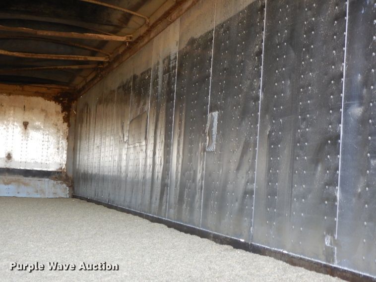 image for item DI8112 1982 Imco walking floor trailer