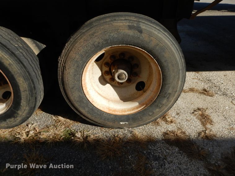 image for item DI8112 1982 Imco walking floor trailer