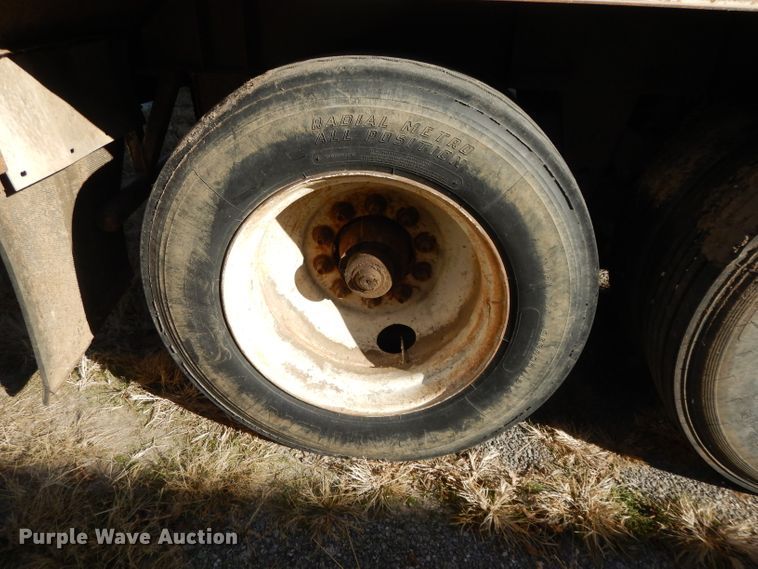 image for item DI8112 1982 Imco walking floor trailer