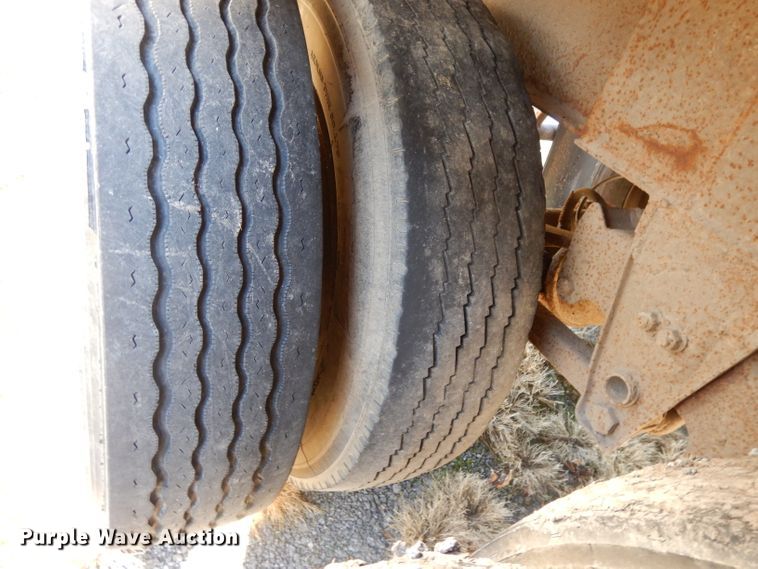 image for item DI8112 1982 Imco walking floor trailer