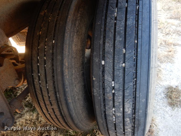 image for item DI8112 1982 Imco walking floor trailer