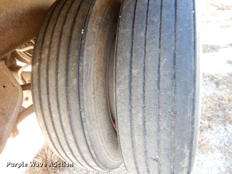 image for item DI8112 1982 Imco walking floor trailer