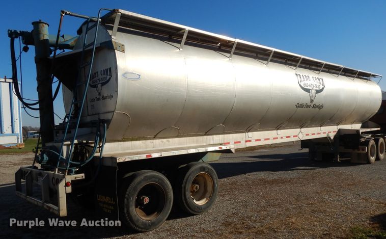 image for item DI8115 1992 Ledwell feed delivery trailer