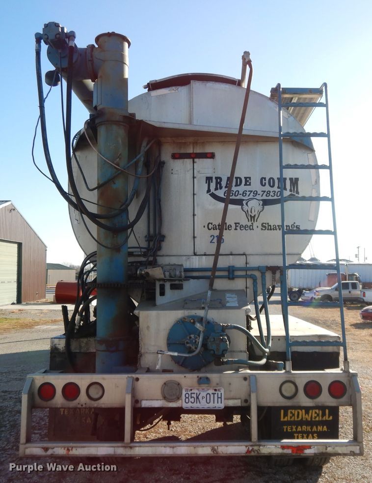 image for item DI8115 1992 Ledwell feed delivery trailer