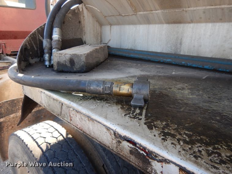 image for item DI8115 1992 Ledwell feed delivery trailer