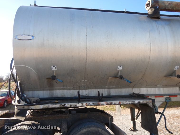 image for item DI8115 1992 Ledwell feed delivery trailer