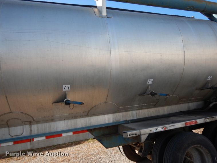 image for item DI8115 1992 Ledwell feed delivery trailer