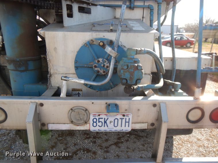 image for item DI8115 1992 Ledwell feed delivery trailer