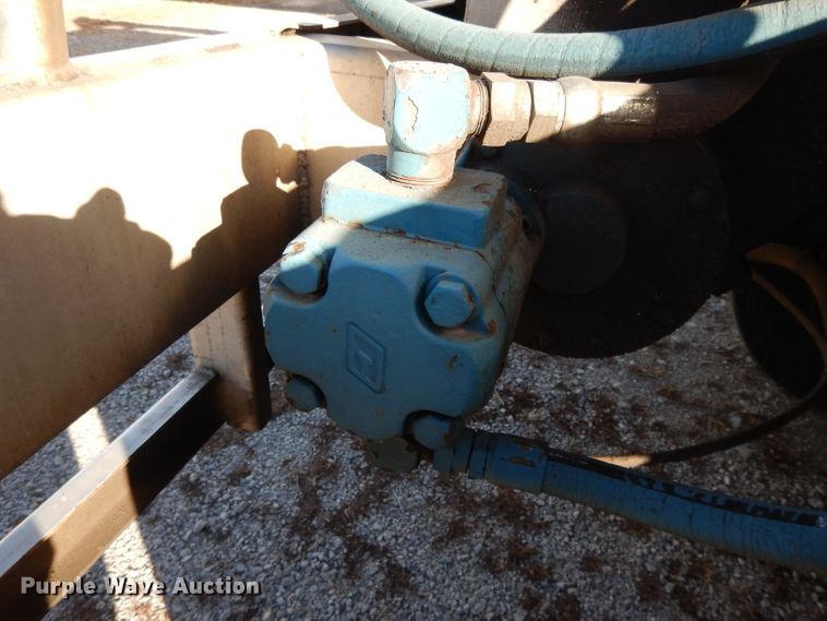 image for item DI8115 1992 Ledwell feed delivery trailer