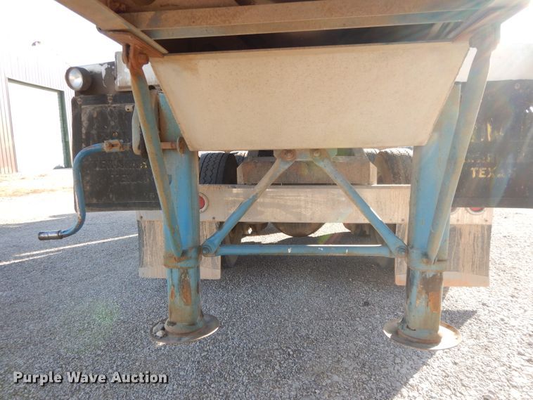 image for item DI8115 1992 Ledwell feed delivery trailer