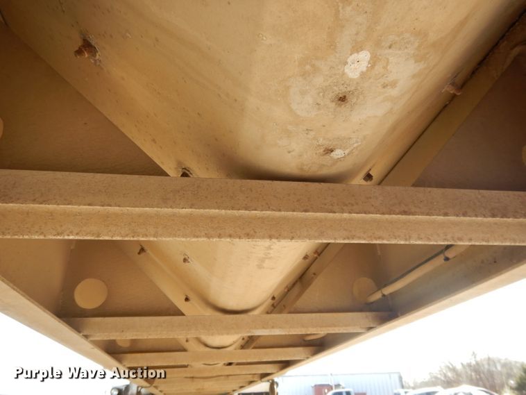 image for item DI8115 1992 Ledwell feed delivery trailer