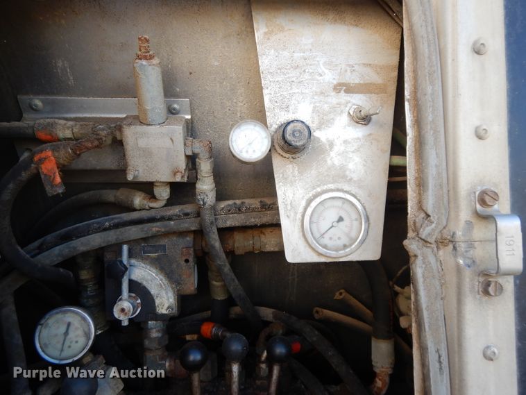 image for item DI8116 2008 Aulick live bottom trailer