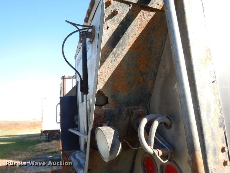 image for item DI8116 2008 Aulick live bottom trailer