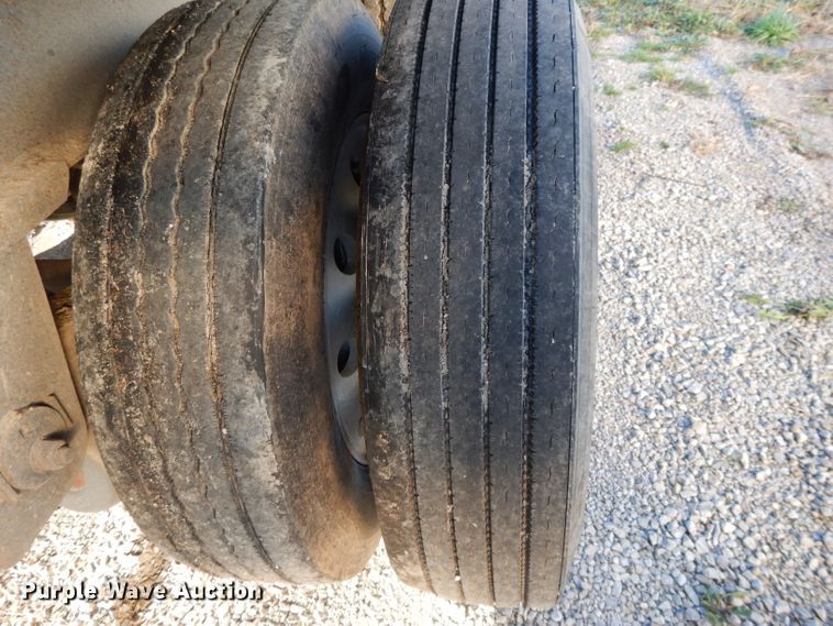 image for item DI8116 2008 Aulick live bottom trailer