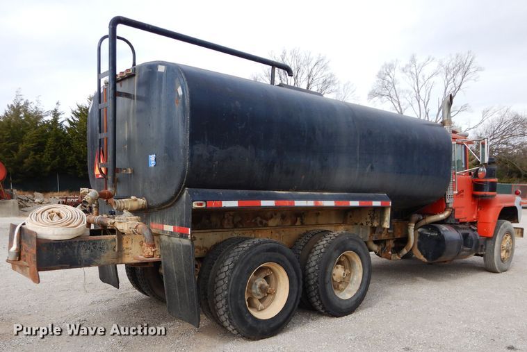 image for item DI8365 1982 Mack RD688S  water truck