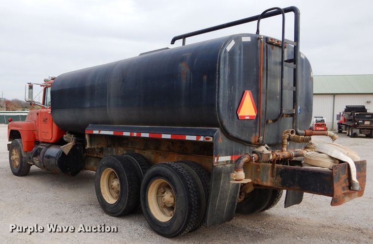 image for item DI8365 1982 Mack RD688S  water truck
