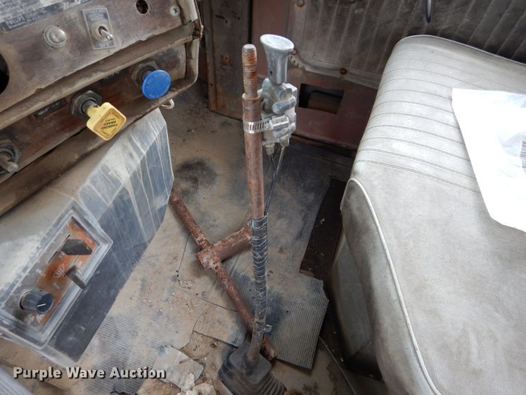 image for item DI8365 1982 Mack RD688S  water truck