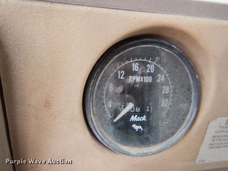 image for item DI8365 1982 Mack RD688S  water truck