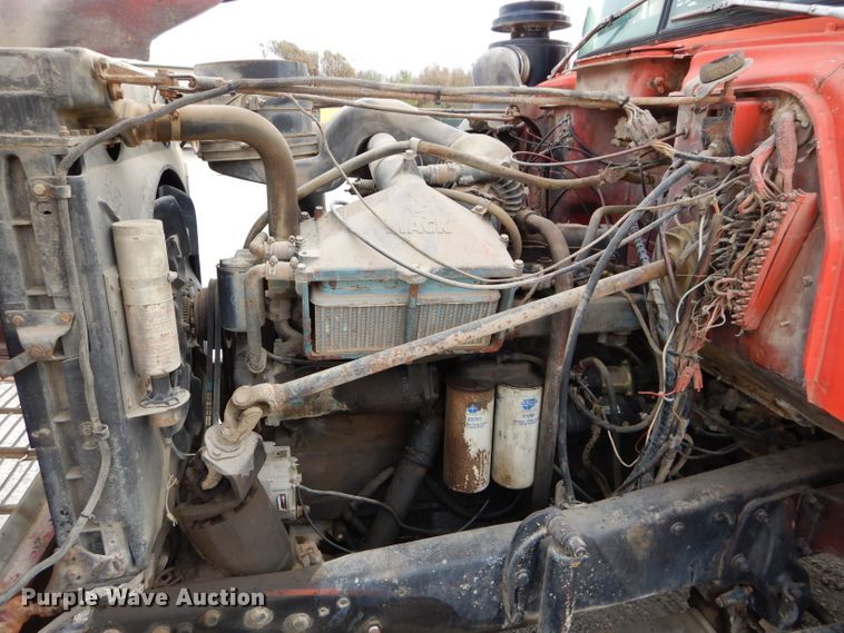 image for item DI8365 1982 Mack RD688S  water truck