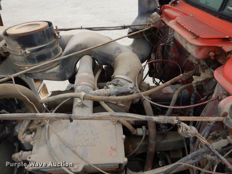 image for item DI8365 1982 Mack RD688S  water truck