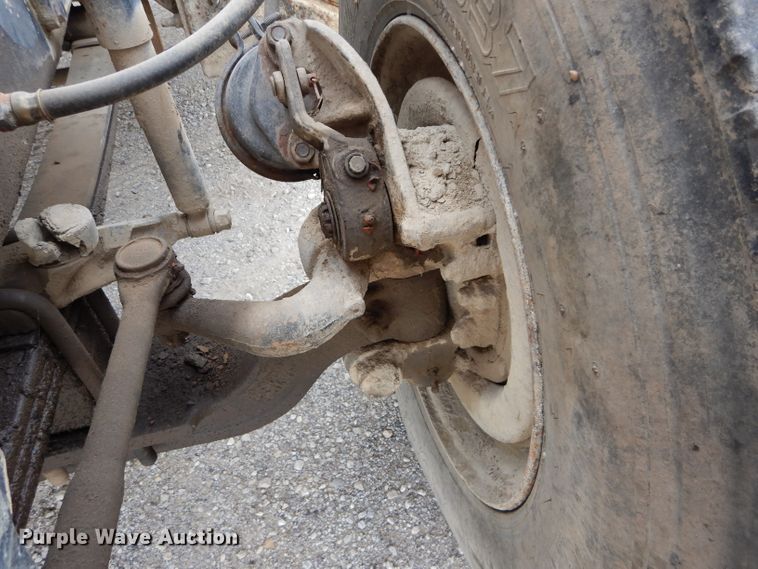 image for item DI8365 1982 Mack RD688S  water truck