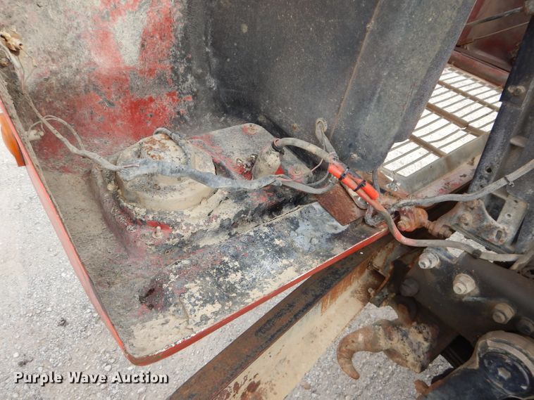 image for item DI8365 1982 Mack RD688S  water truck