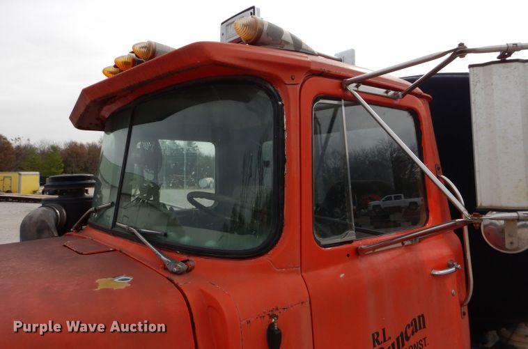 image for item DI8365 1982 Mack RD688S  water truck