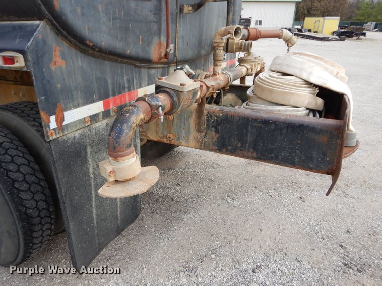 image for item DI8365 1982 Mack RD688S  water truck