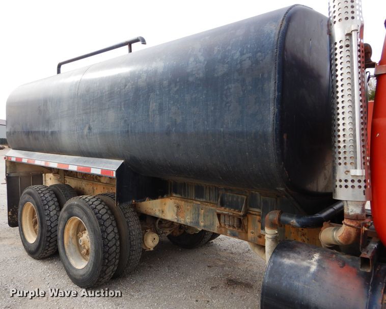 image for item DI8365 1982 Mack RD688S  water truck