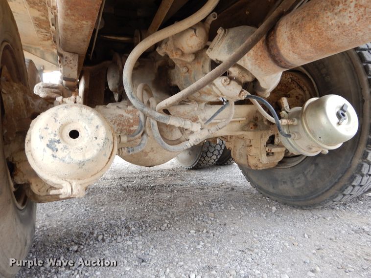 image for item DI8365 1982 Mack RD688S  water truck