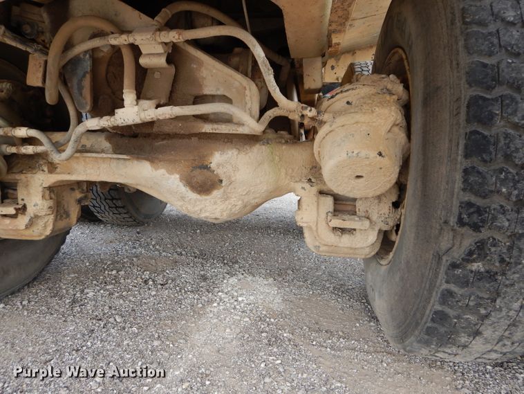 image for item DI8365 1982 Mack RD688S  water truck