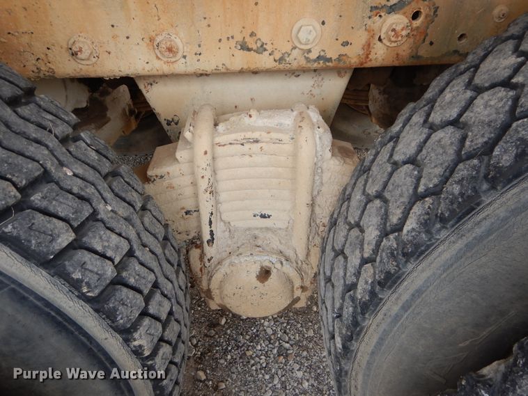 image for item DI8365 1982 Mack RD688S  water truck