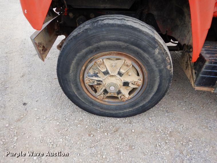 image for item DI8365 1982 Mack RD688S  water truck