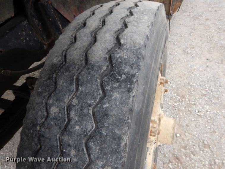 image for item DI8365 1982 Mack RD688S  water truck