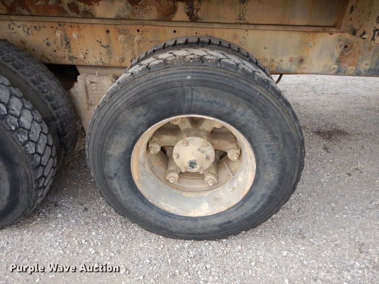 image for item DI8365 1982 Mack RD688S  water truck