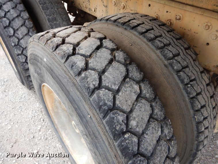 image for item DI8365 1982 Mack RD688S  water truck