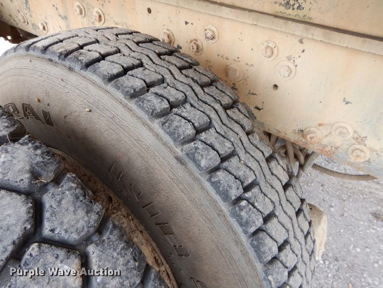 image for item DI8365 1982 Mack RD688S  water truck