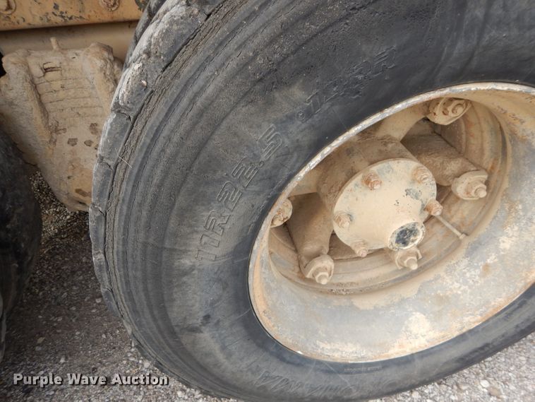 image for item DI8365 1982 Mack RD688S  water truck