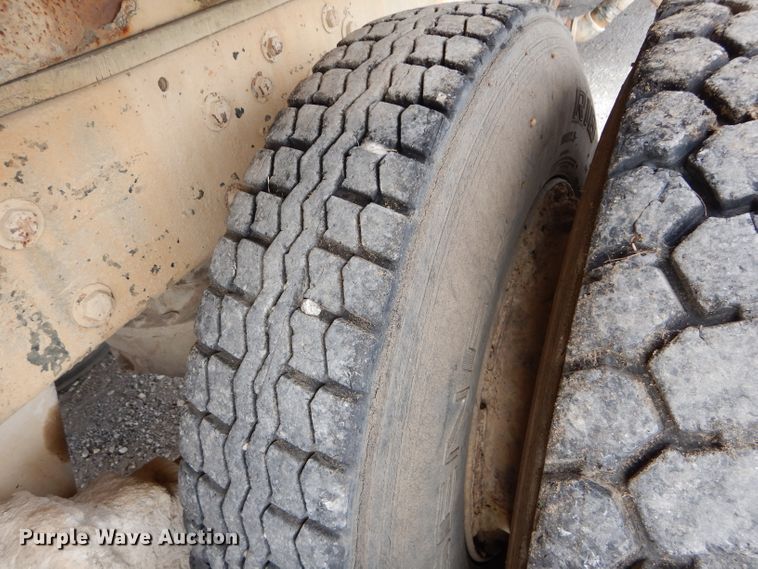 image for item DI8365 1982 Mack RD688S  water truck