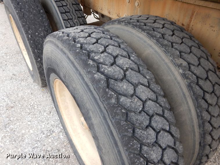 image for item DI8365 1982 Mack RD688S  water truck