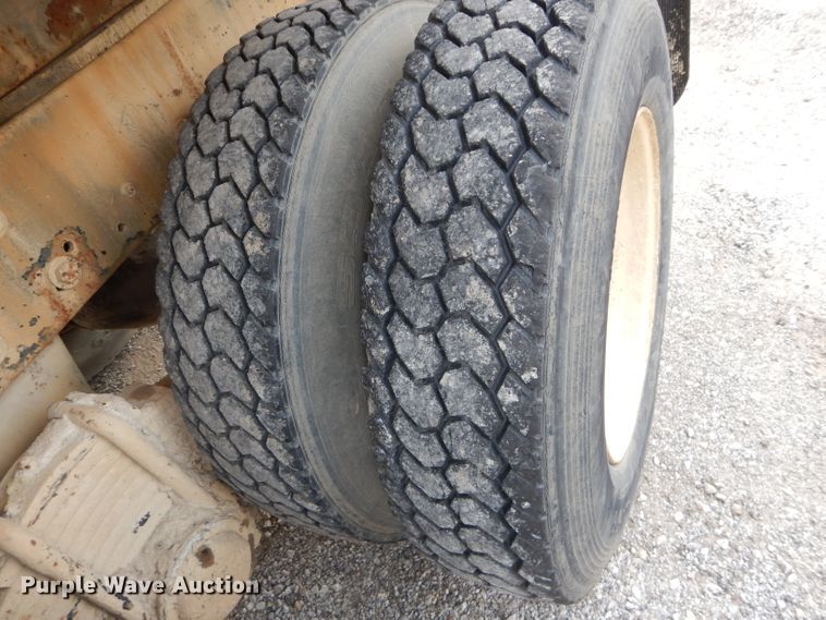 image for item DI8365 1982 Mack RD688S  water truck