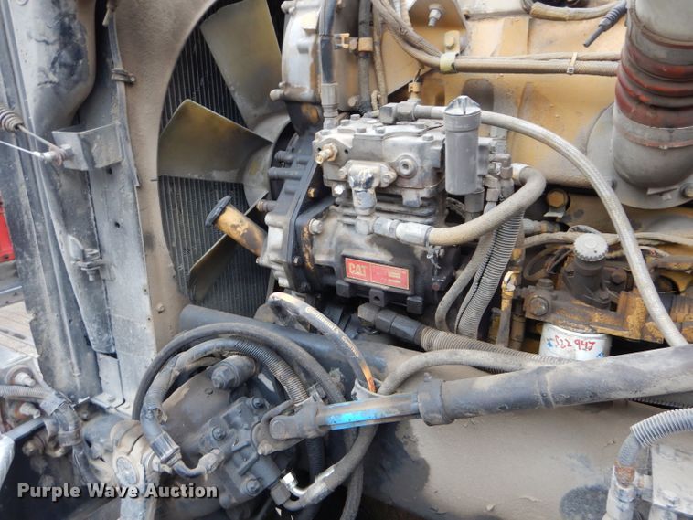 image for item DI8373 2000 Peterbilt 357  semi truck