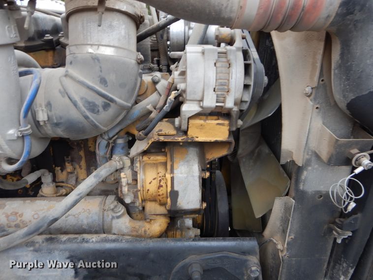 image for item DI8373 2000 Peterbilt 357  semi truck