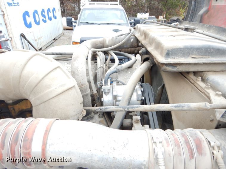 image for item DI8373 2000 Peterbilt 357  semi truck