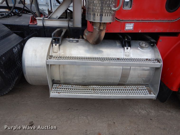 image for item DI8373 2000 Peterbilt 357  semi truck